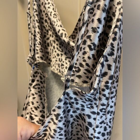 Princess Polly Cheetah Print silk dress in size 4 with adjustable straps black - Picture 9 of 10